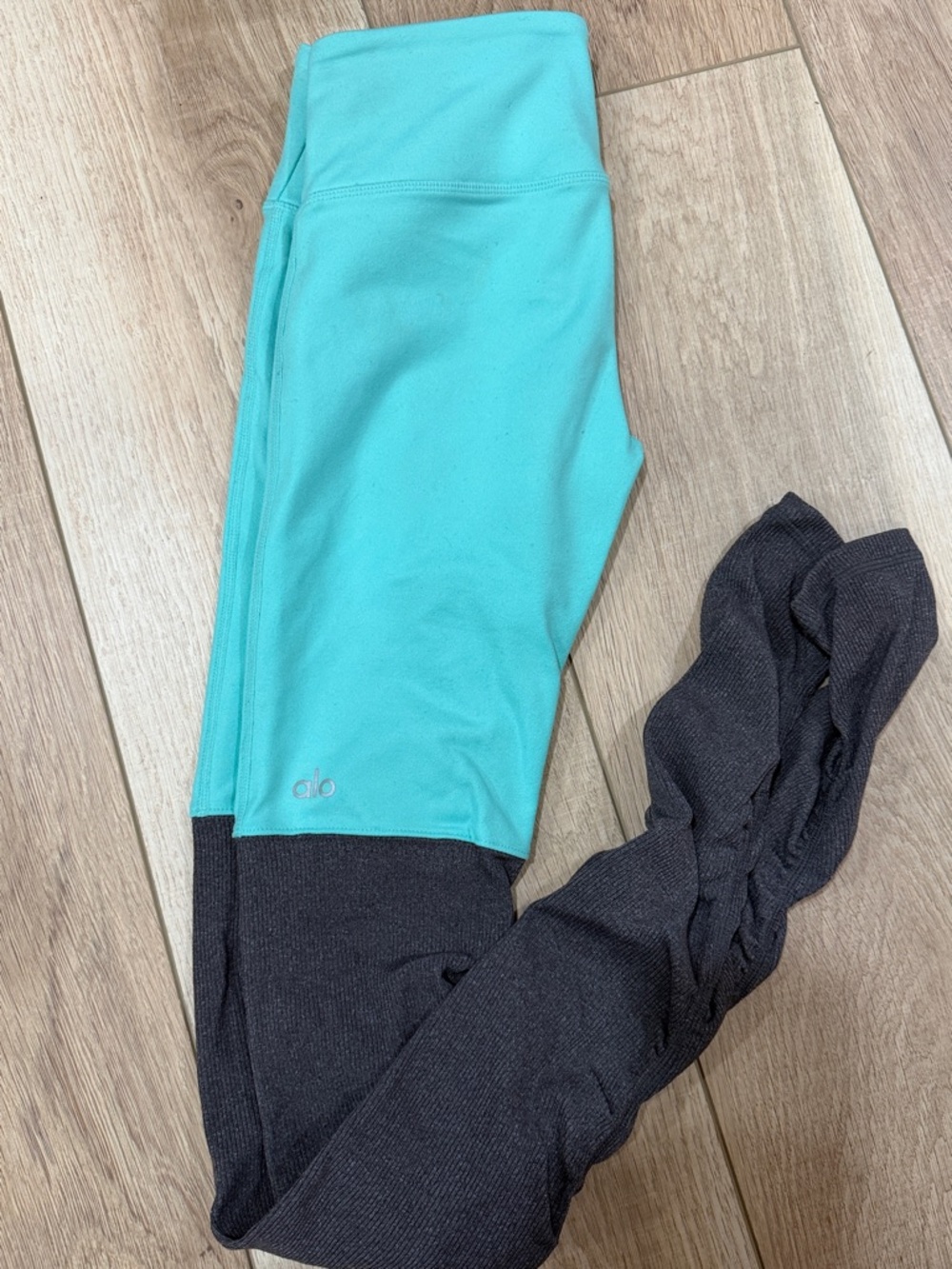 ALO Yoga aqua GODDESS leggings with high rise